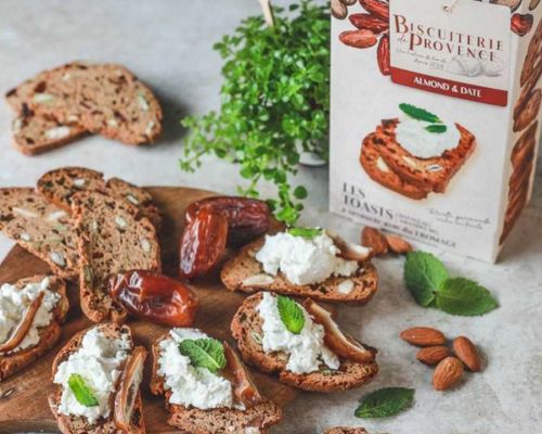 Almond and Date Appetizer Toast